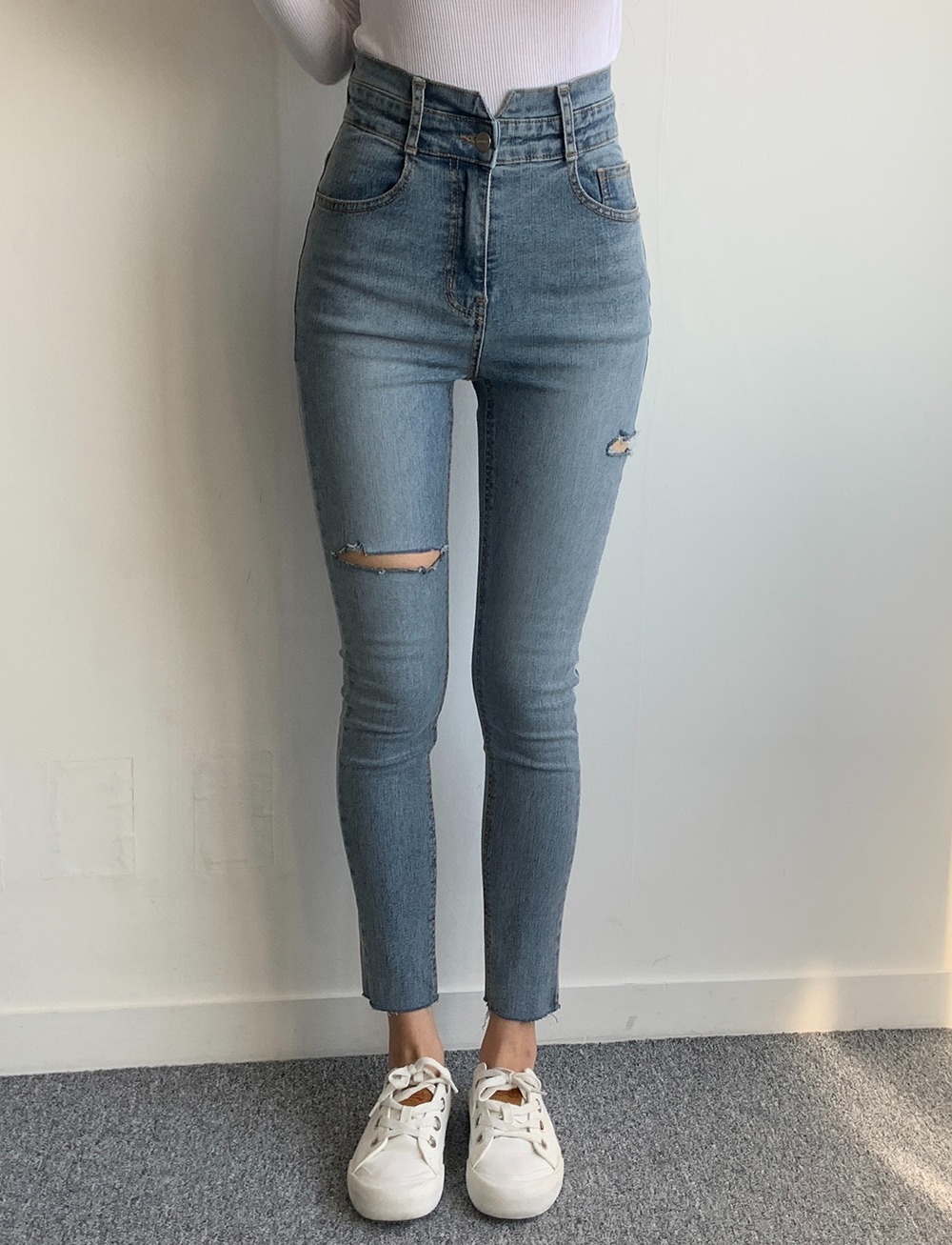 V cut high waist skinny jeans