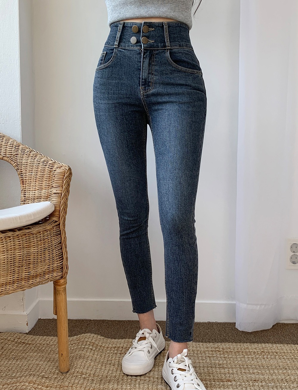 double button cut skinny jeans