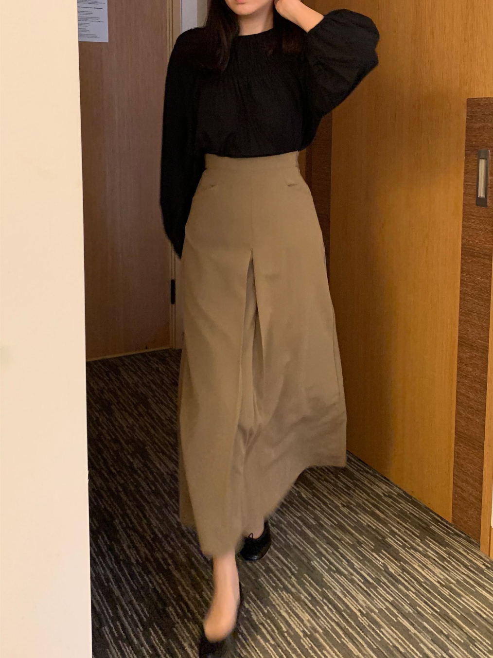 long skirt model image-S3L7